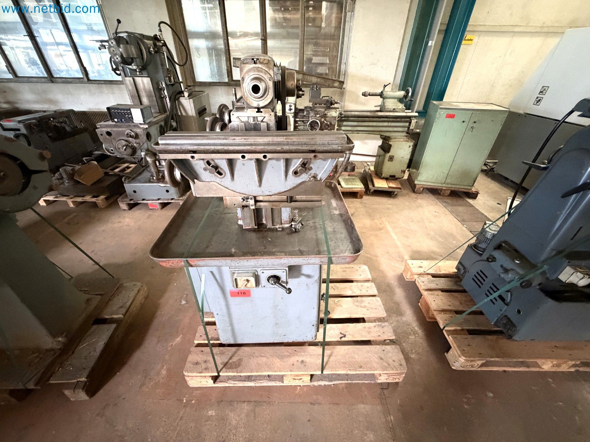 Universal-Fräsmaschine Schaublin 12
